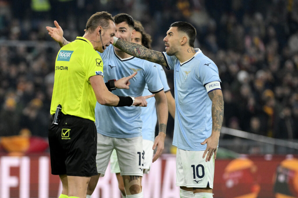 Mattia-Zaccagni-Lazio-Roma-referee.jpg