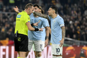 Mattia-Zaccagni-Lazio-Roma-referee.jpg
