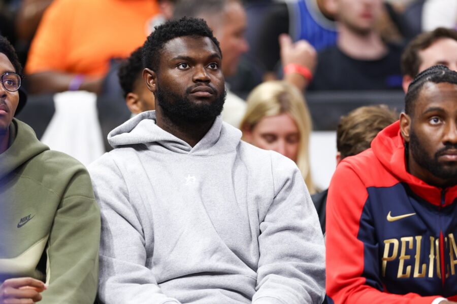 Zion-Williamson-street-clothes-900x600.jpg