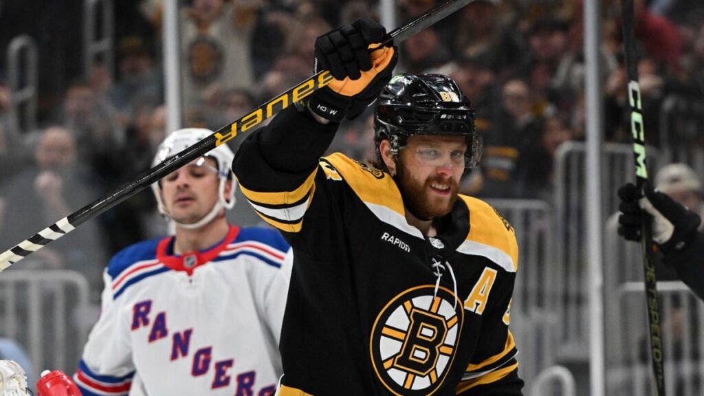 david-pastrnak-celebrate.jpg