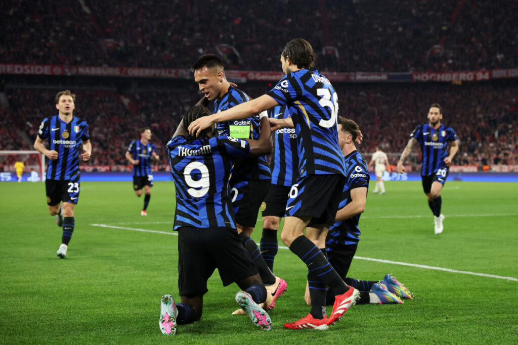 Inter-celebrating-Bayern-Munich.jpg