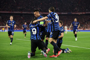 Inter-celebrating-Bayern-Munich.jpg