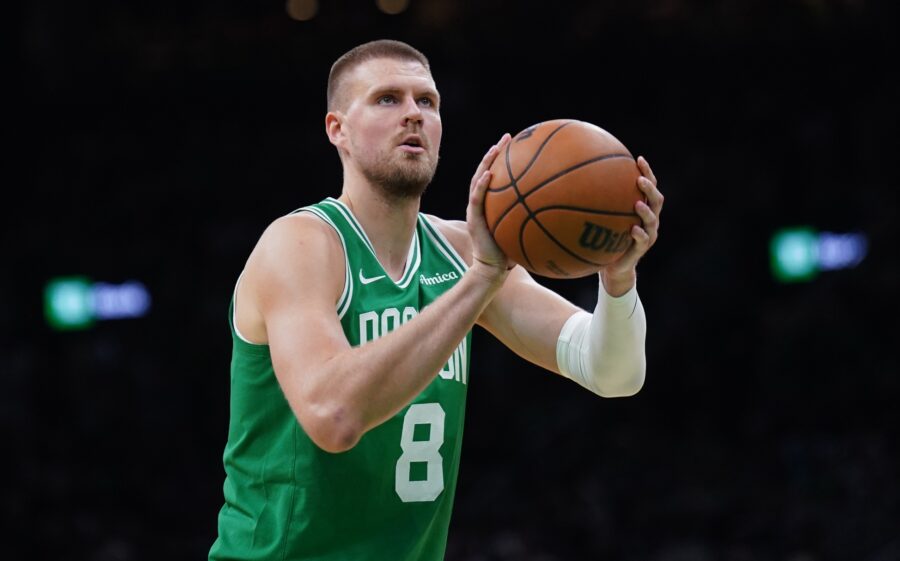 Kristaps-Porzingis-900x561.jpg