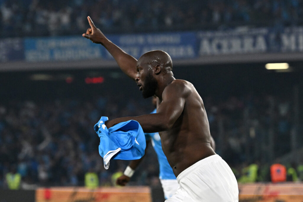 Romelu-Lukaku-shirt-off-Napoli-Cagliari.jpg