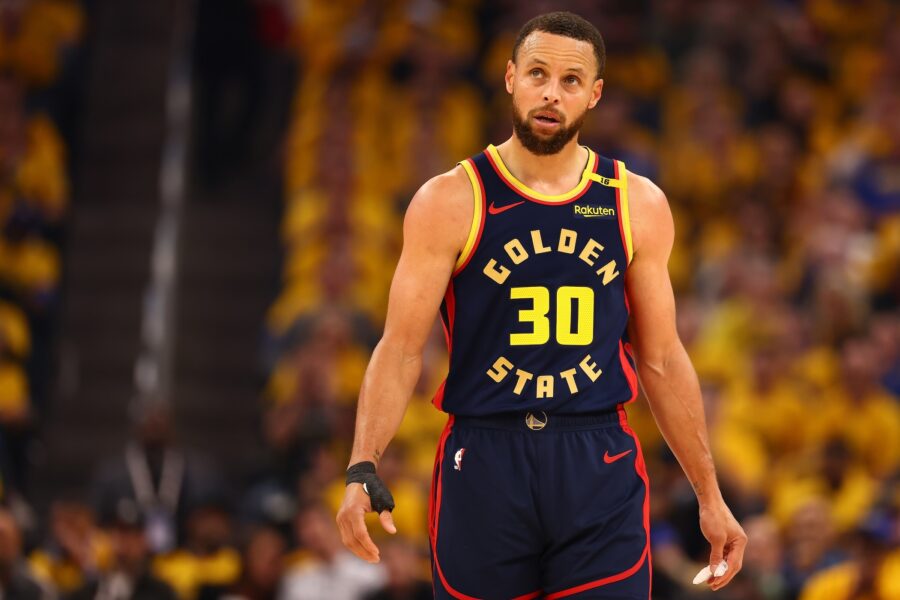 Stephen-Curry-900x600.jpg