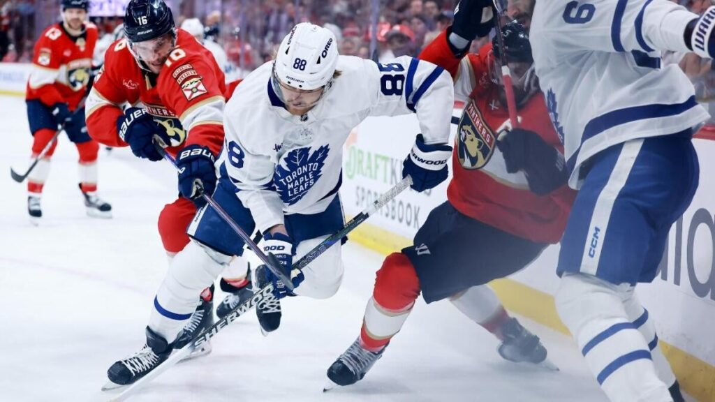 nylander-leafs-vs-panthers-getty-cbs.jpg