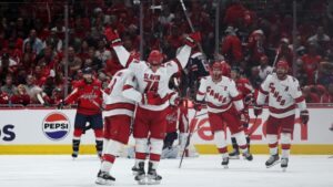 slavin-canes-game1-getty-cbs.jpg