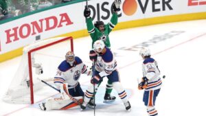 stars-score-oilers-getty-cbs.jpg