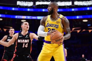 LeBron-James-Tyler-Herro-900x600.jpg