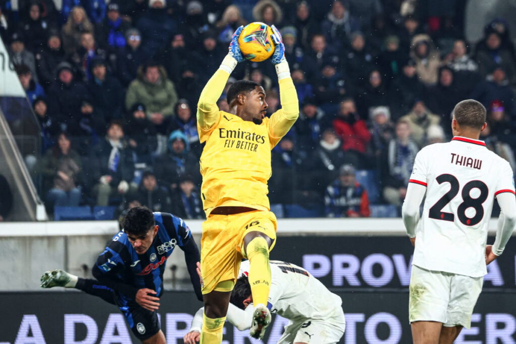 Mike-Maignan-Atalanta-Milan.jpg