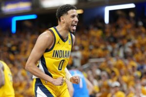 Tyrese-Haliburton-2-900x600.jpg