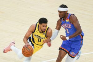Tyrese-Haliburton-Shai-Gilgeous-Alexander-900x600.jpg