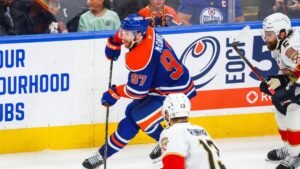 connor-mcdavid-oilers-panthers-2025-cbs-imagn.jpg