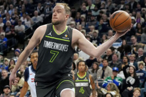 joe-ingles-wolves-900x600.jpg