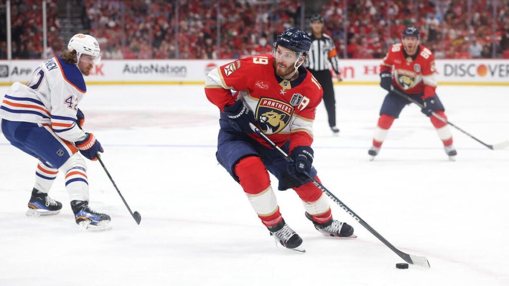 matthew-tkachuk-getty.jpg