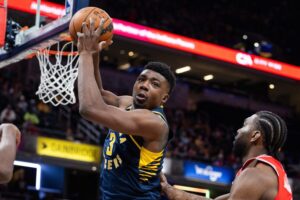 Thomas-Bryant-900x600.jpg
