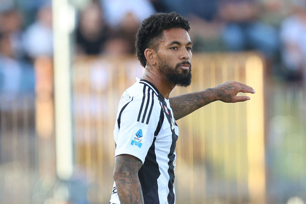 Douglas-Luiz-Juventus.jpg